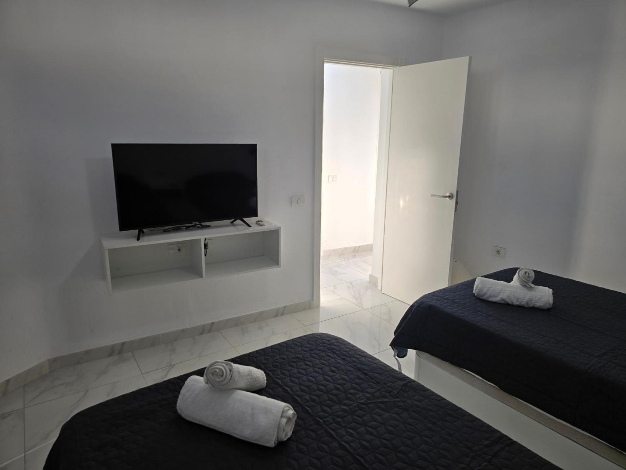 Aqua Sun Los Geranios By Helloapartments Costa Adeje  Bagian luar foto