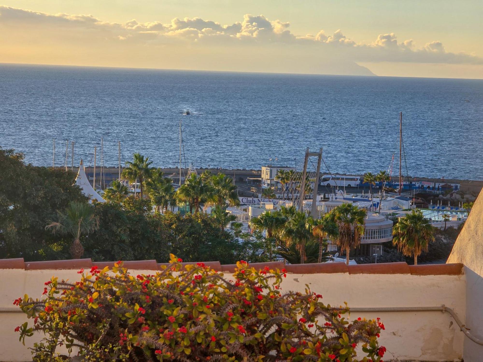 Aqua Sun Los Geranios By Helloapartments Costa Adeje  Bagian luar foto